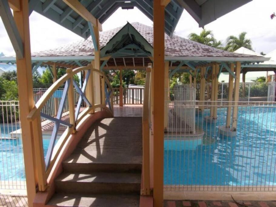 Appartement Ker-Eol Residence Canouan Sainte-Anne Avec Piscine 외부 사진