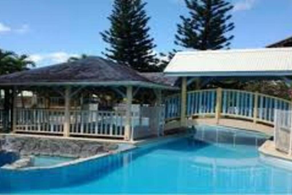 Appartement Ker-Eol Residence Canouan Sainte-Anne Avec Piscine 외부 사진